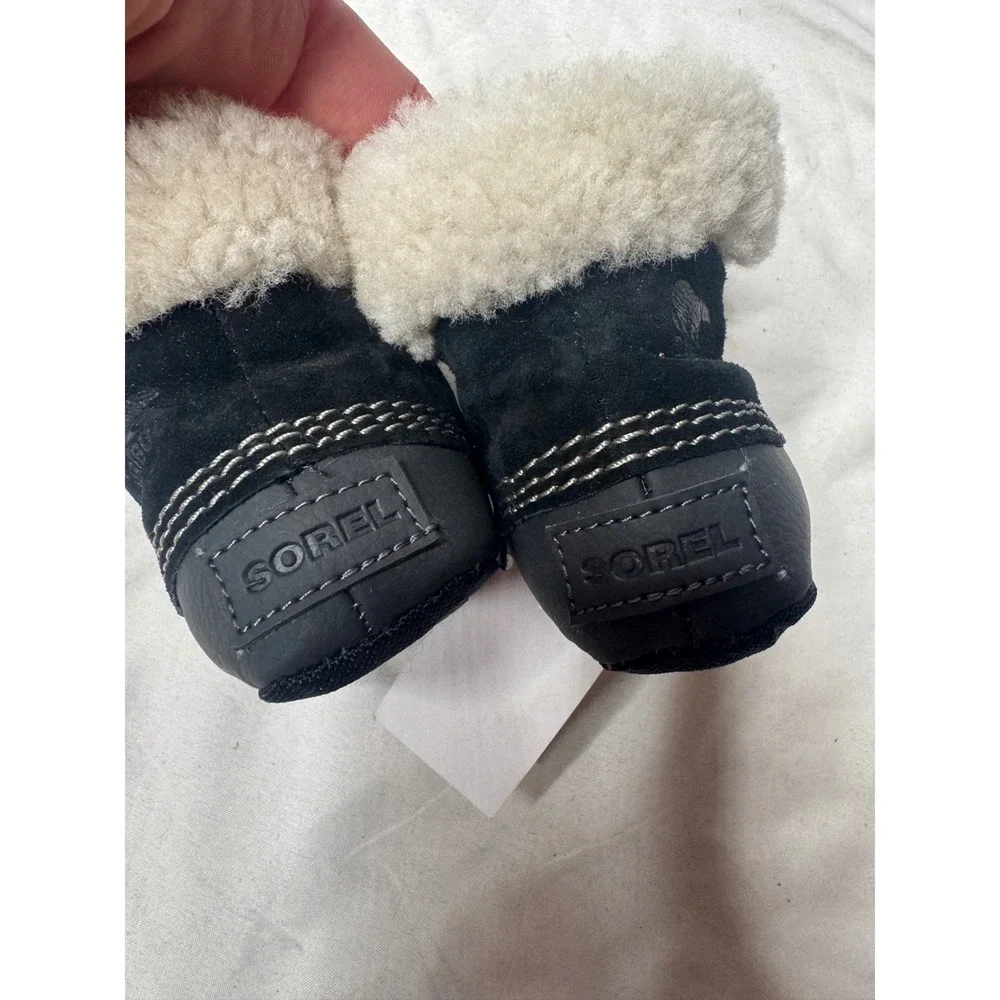 Sorel Caribootie Infant Booties Black Suede Shearling Winter Boots. Size 2.